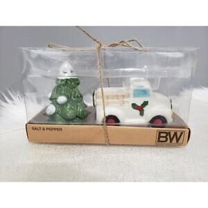 Christmas pick up Truck‎ Tree Salt Pepper Shakers Boston warehouse retro wreath